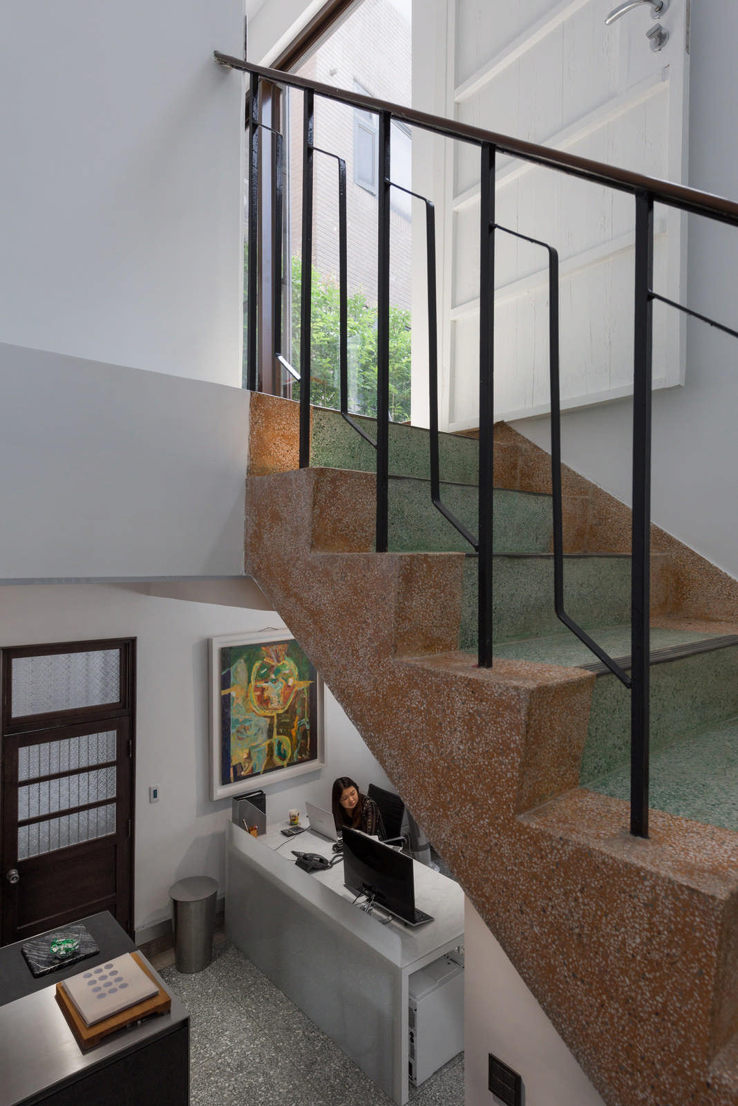 楼梯间视角拍摄